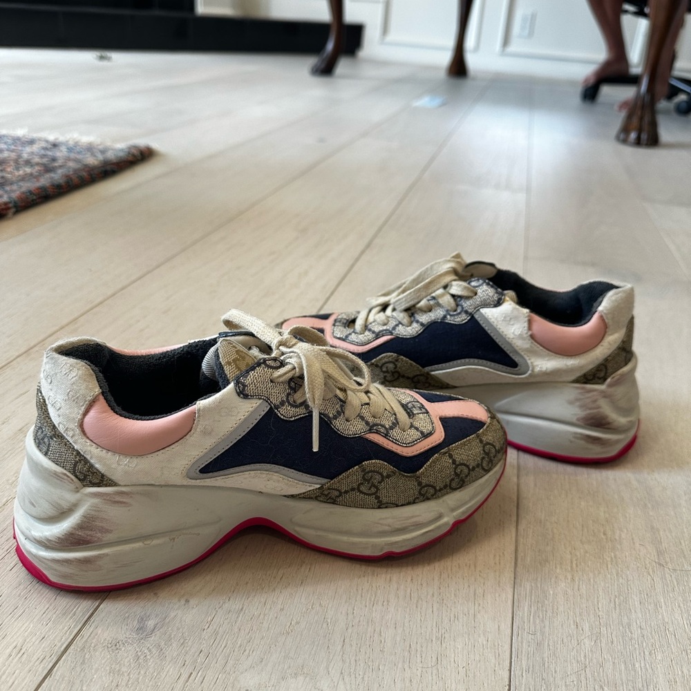 Gucci Rhyton Sneakers - Picture 6 of 6